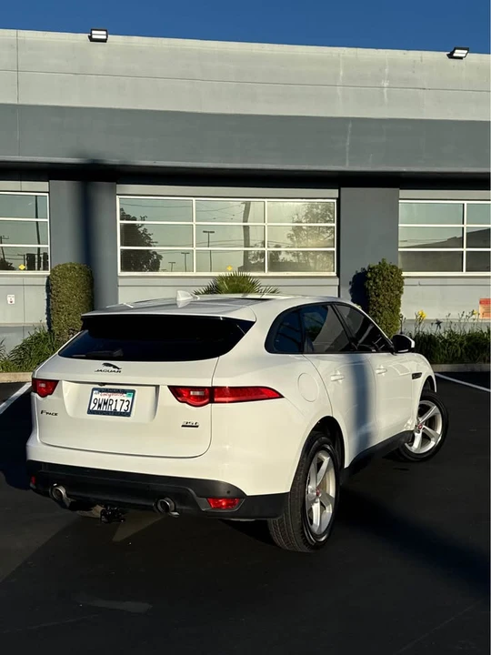 2017 Jaguar F-Pace - Image 9 of 20