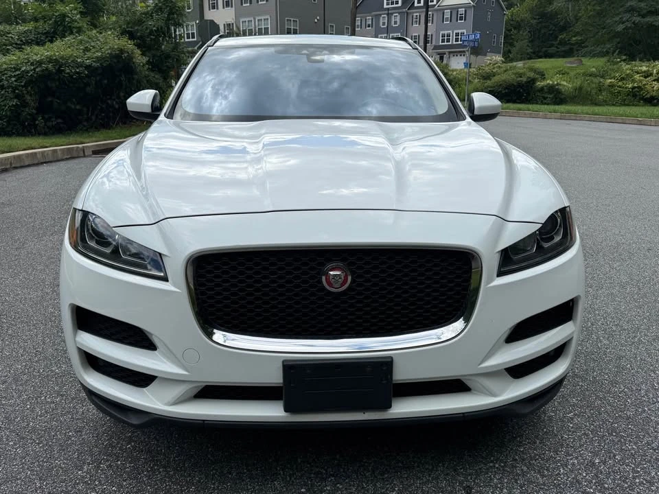 2017 Jaguar F-Pace - Image 9 of 17