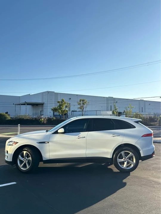 2017 Jaguar F-Pace - Image 12 of 20