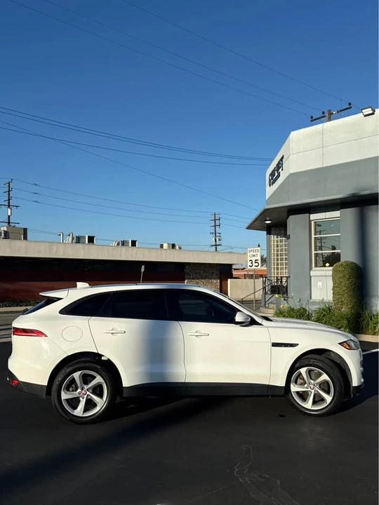 2017 Jaguar F-Pace - Image 8 of 20