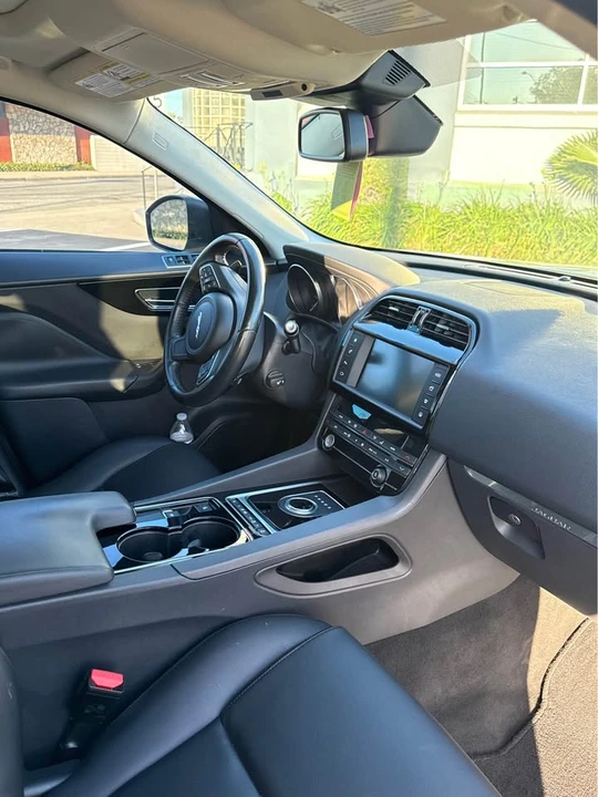 2017 Jaguar F-Pace - Image 18 of 20