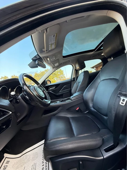 2017 Jaguar F-Pace - Image 10 of 15
