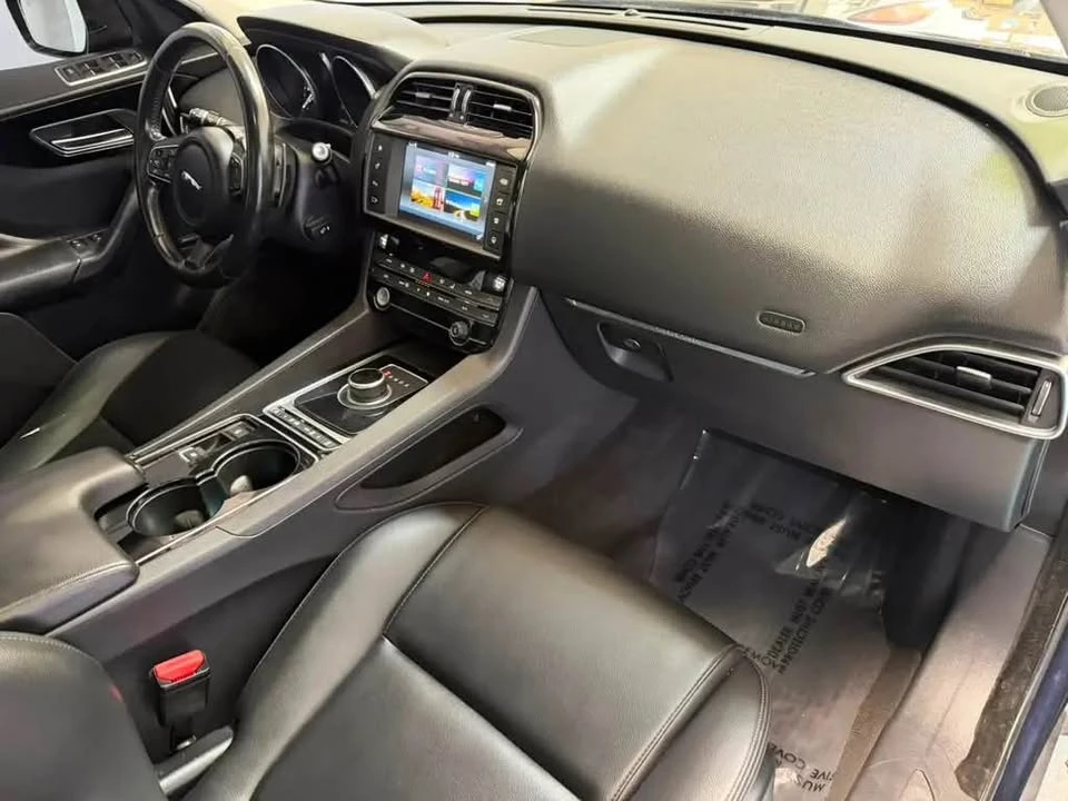 2017 Jaguar F-Pace - Image 13 of 15