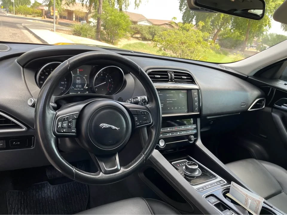 2017 Jaguar F-Pace - Image 7 of 9