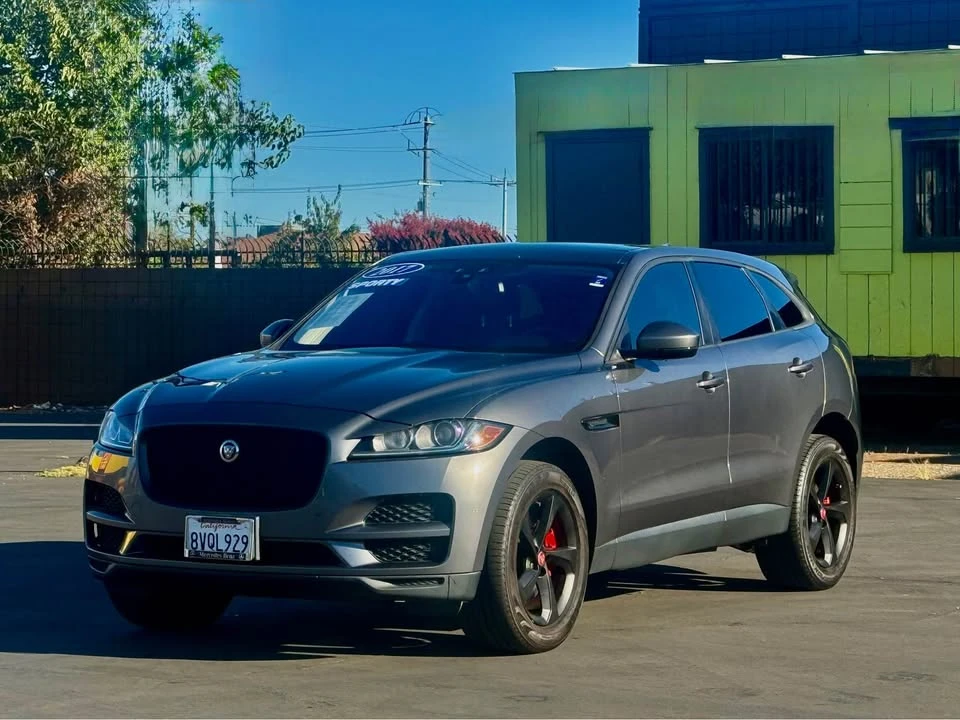 2017 Jaguar F-Pace - Image 2 of 11
