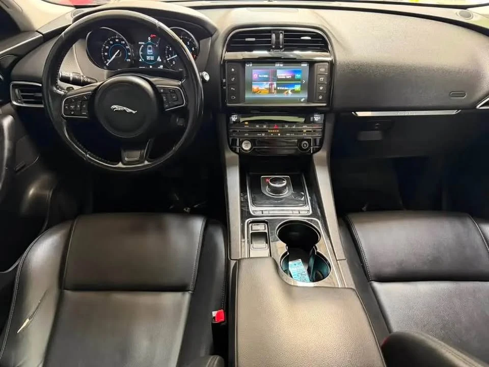 2017 Jaguar F-Pace - Image 14 of 15