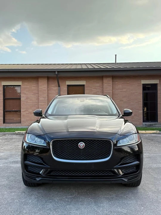 2017 Jaguar F-Pace - Image 8 of 15
