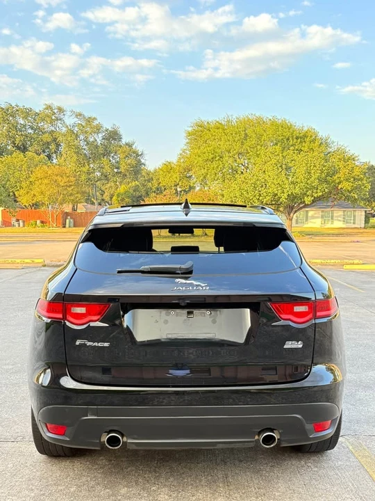 2017 Jaguar F-Pace - Image 4 of 15