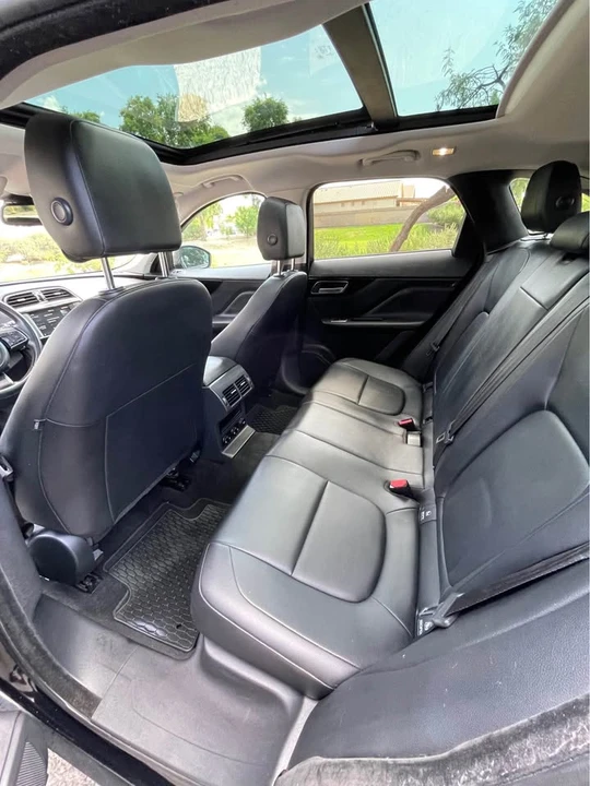 2017 Jaguar F-Pace - Image 6 of 9