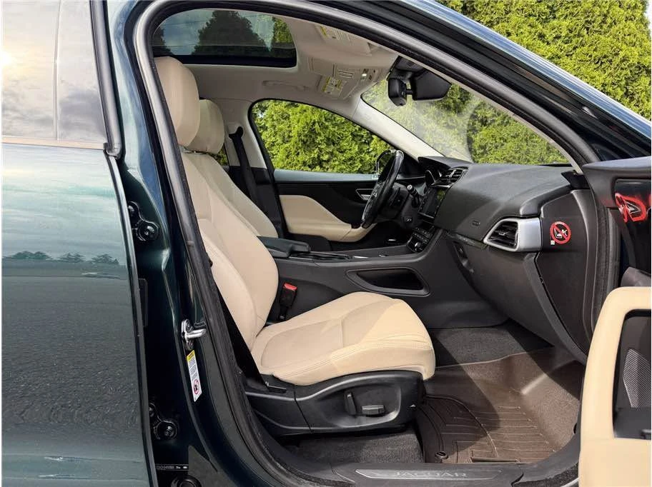 2017 Jaguar F-Pace - Image 13 of 17