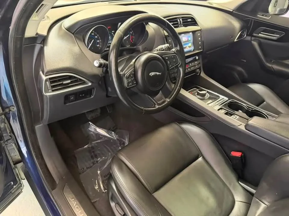 2017 Jaguar F-Pace - Image 9 of 15