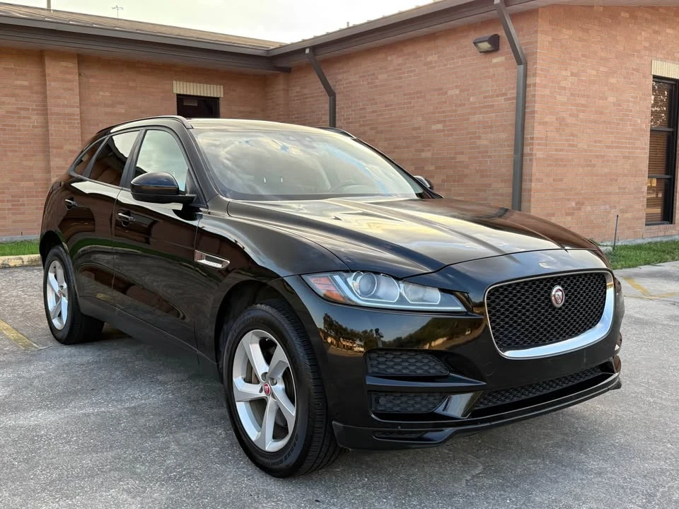 2017 Jaguar F-Pace - Image 7 of 15