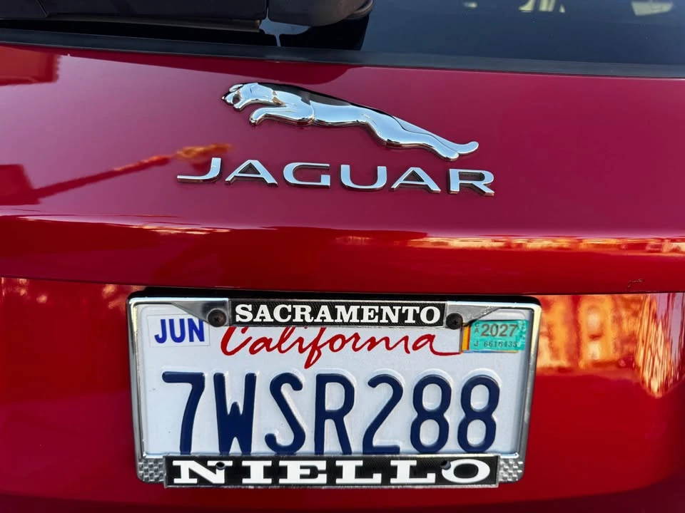 2017 Jaguar F-Pace - Image 8 of 18