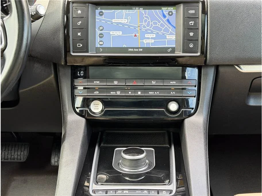 2017 Jaguar F-Pace - Image 15 of 17