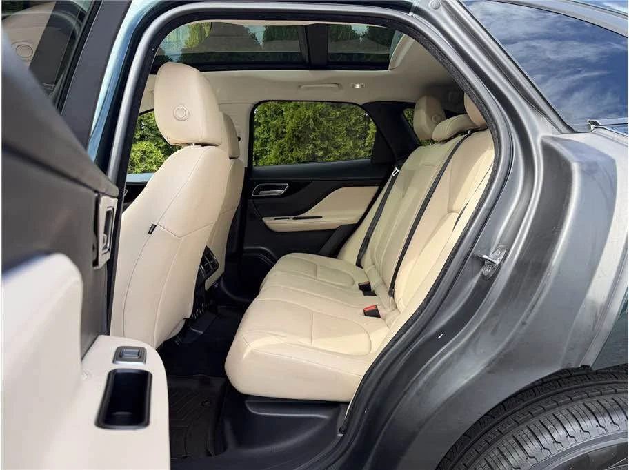 2017 Jaguar F-Pace - Image 12 of 17