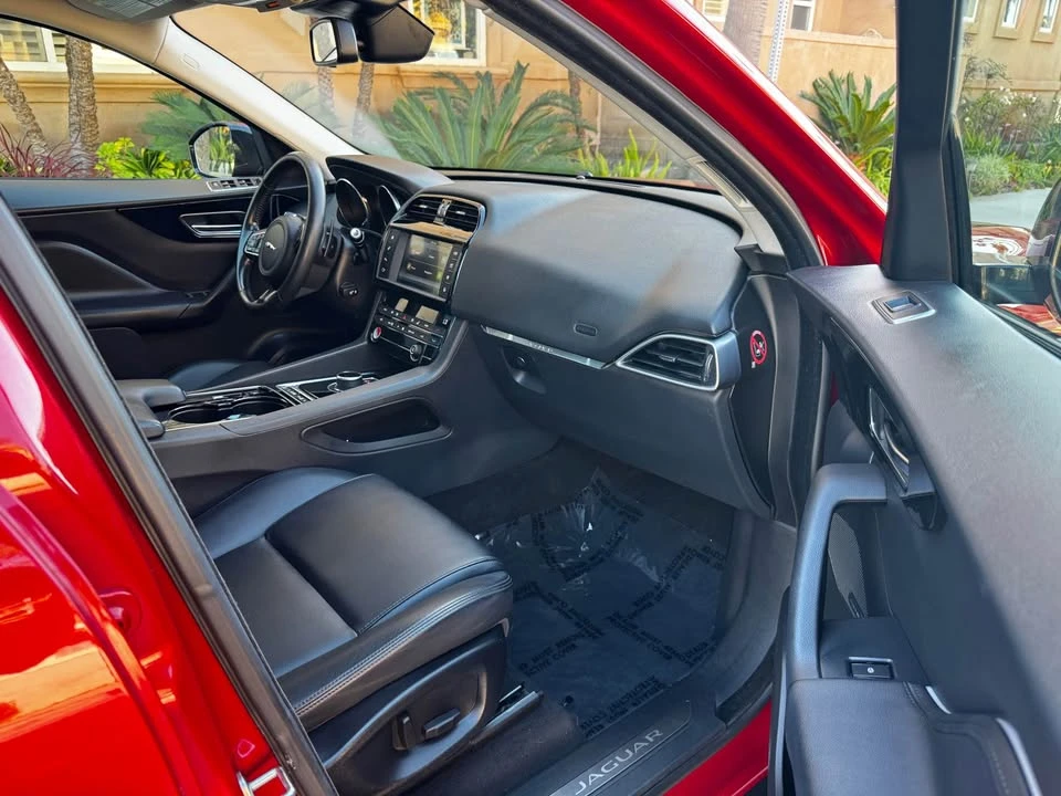 2017 Jaguar F-Pace - Image 10 of 18