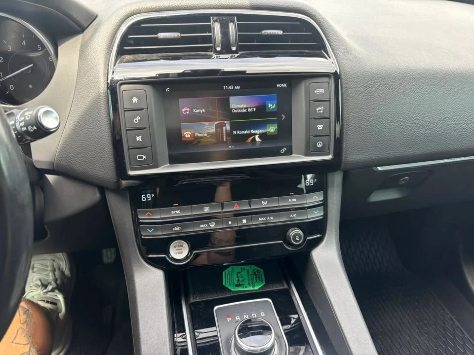 2017 Jaguar F-Pace - Image 16 of 20