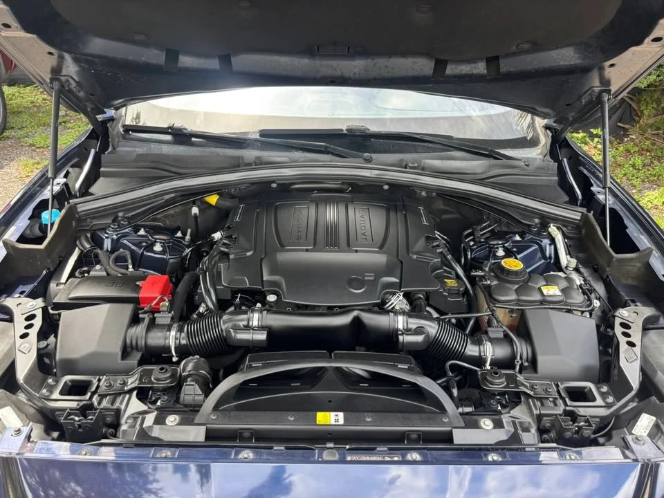 2017 Jaguar F-Pace - Image 17 of 20
