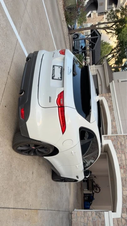 2017 Jaguar F-Pace - Image 2 of 9