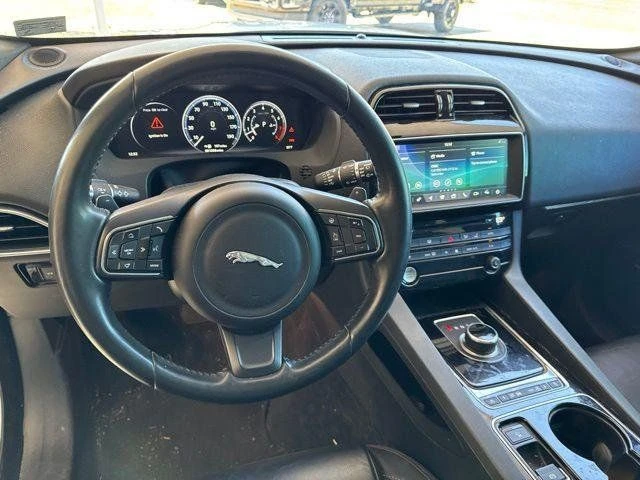2017 Jaguar F-Pace - Image 9 of 10