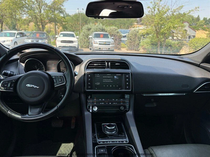 2017 Jaguar F-Pace - Image 9 of 20