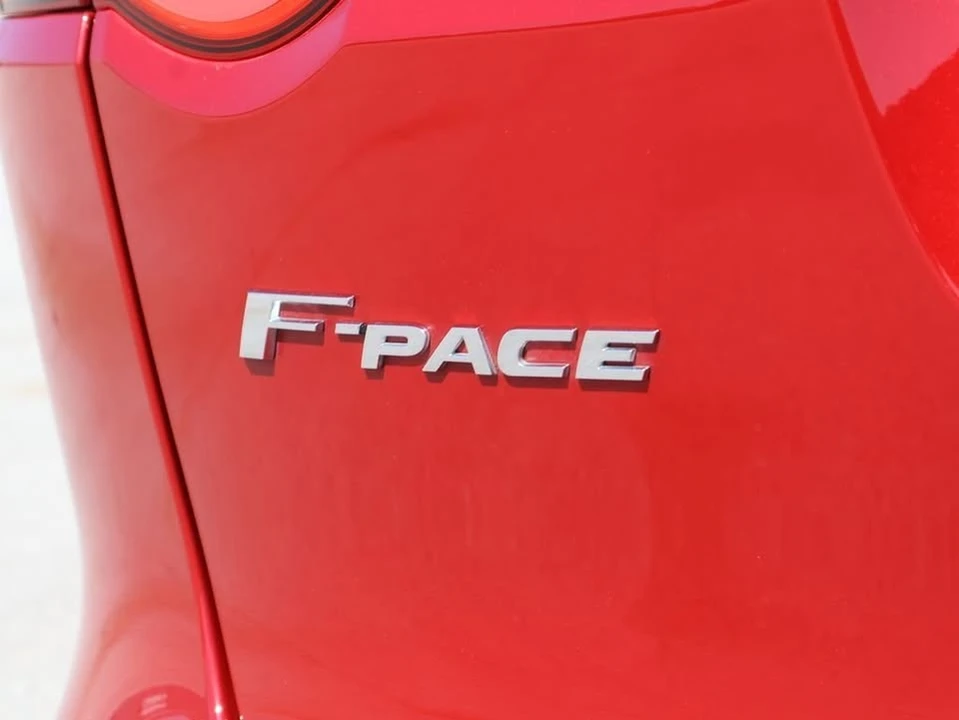 2017 Jaguar F-Pace - Image 8 of 20
