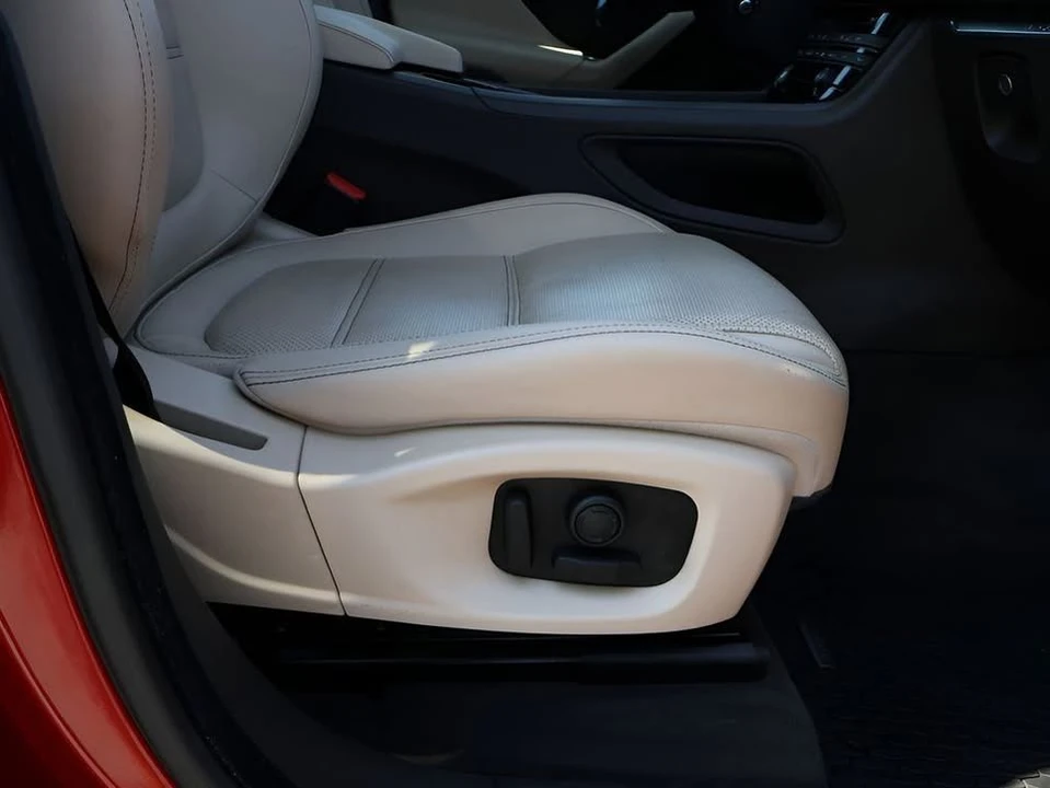 2017 Jaguar F-Pace - Image 12 of 20