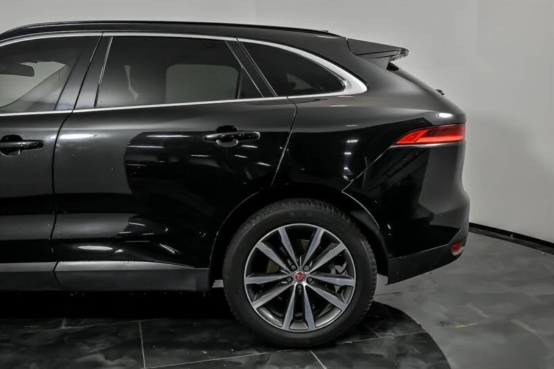 2017 Jaguar F-Pace - Image 7 of 21