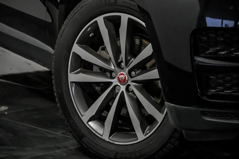 2017 Jaguar F-Pace - Image 3 of 21