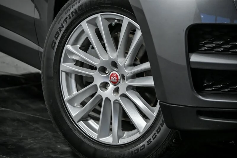 2017 Jaguar F-Pace - Image 3 of 21