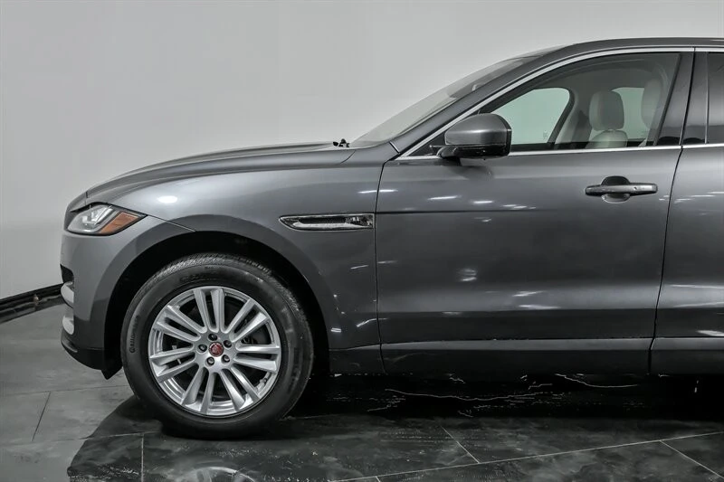 2017 Jaguar F-Pace - Image 6 of 21
