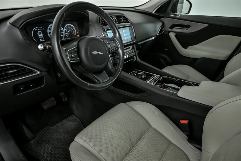 2017 Jaguar F-Pace - Image 17 of 21