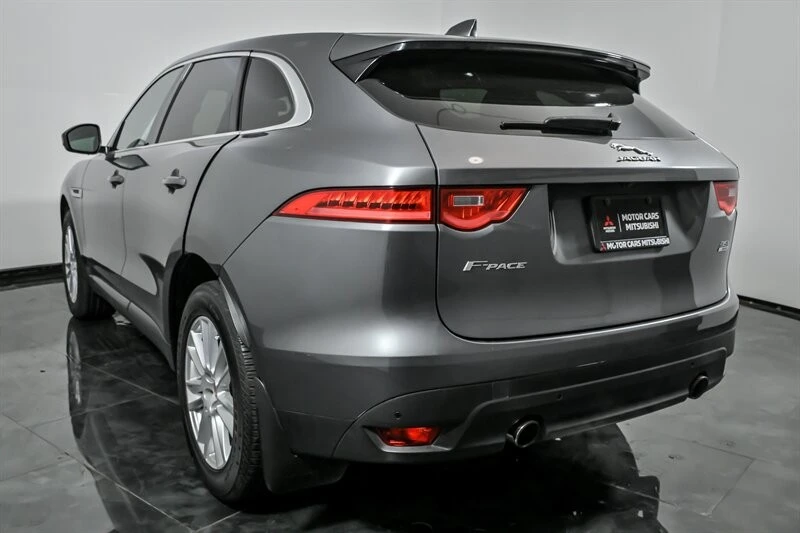 2017 Jaguar F-Pace - Image 8 of 21