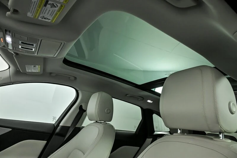 2017 Jaguar F-Pace - Image 20 of 21