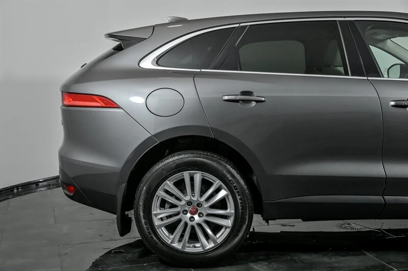 2017 Jaguar F-Pace - Image 11 of 21