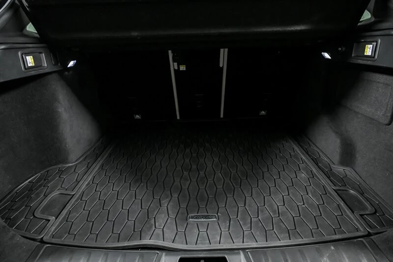 2017 Jaguar F-Pace - Image 13 of 21