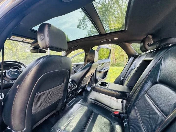 2017 Jaguar F-Pace - Image 12 of 16