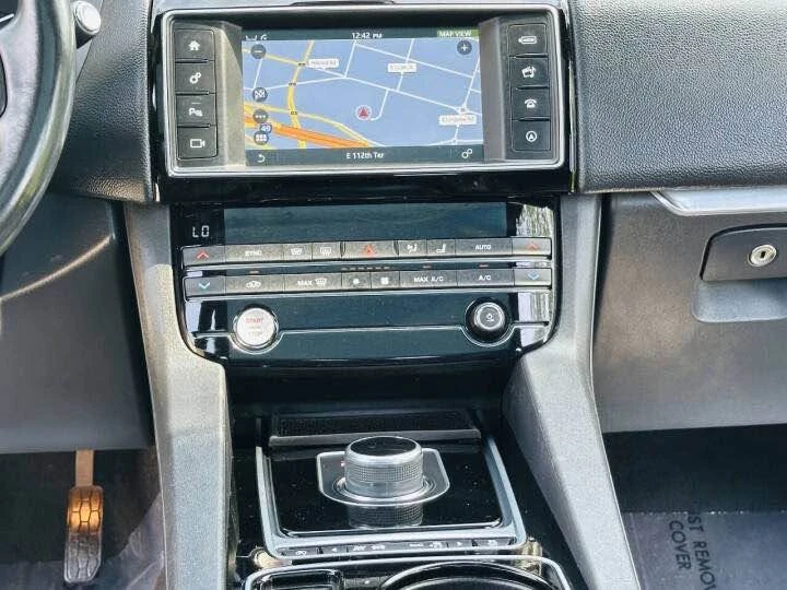 2017 Jaguar F-Pace - Image 13 of 16