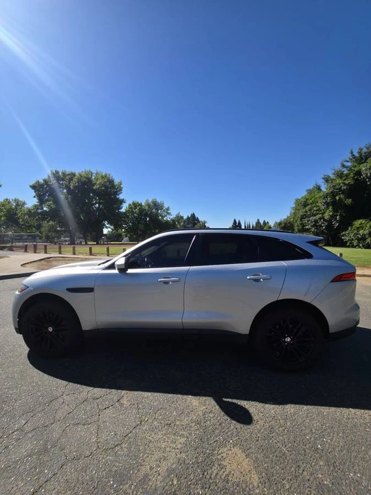 2017 Jaguar F-Pace - Image 3 of 13