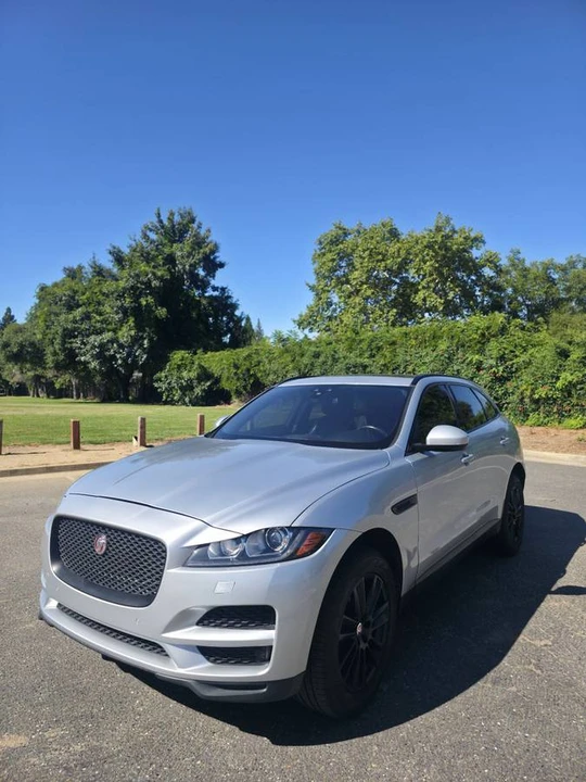 2017 Jaguar F-Pace - Image 2 of 13