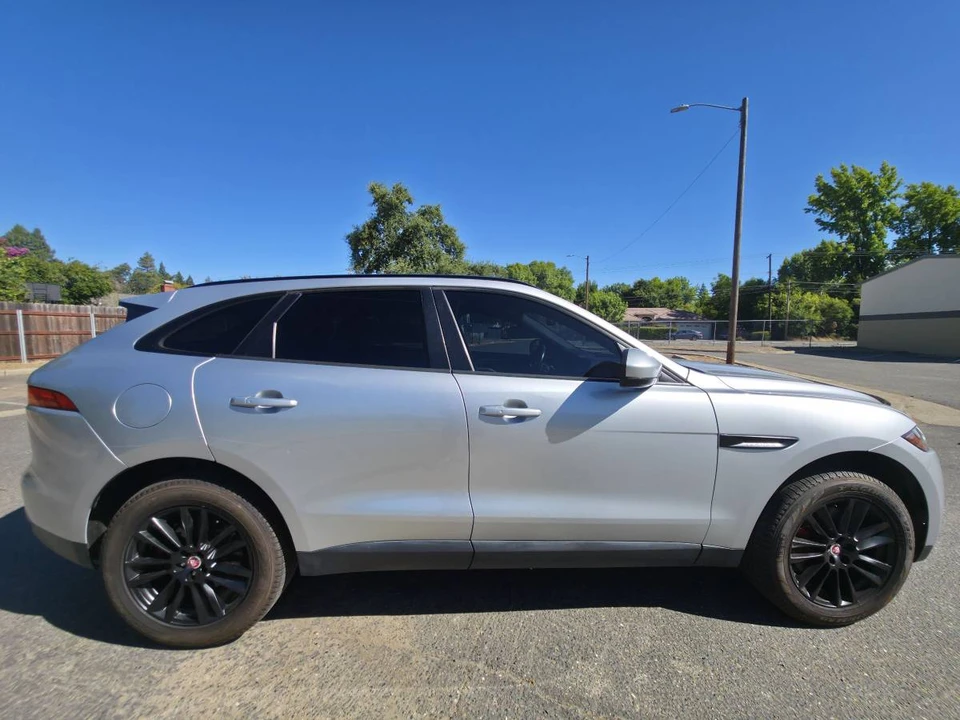 2017 Jaguar F-Pace - Image 5 of 13