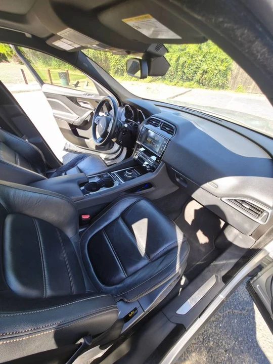2017 Jaguar F-Pace - Image 10 of 13