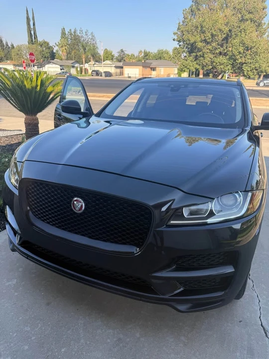 2017 Jaguar F-Pace - Image 2 of 10