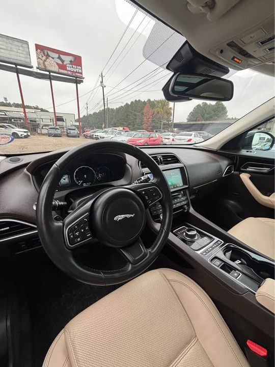 2017 Jaguar F-Pace - Image 11 of 20