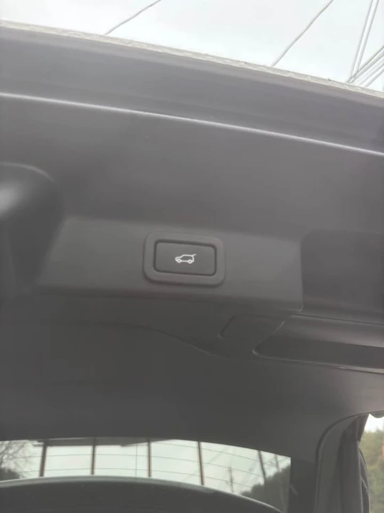 2017 Jaguar F-Pace - Image 9 of 20