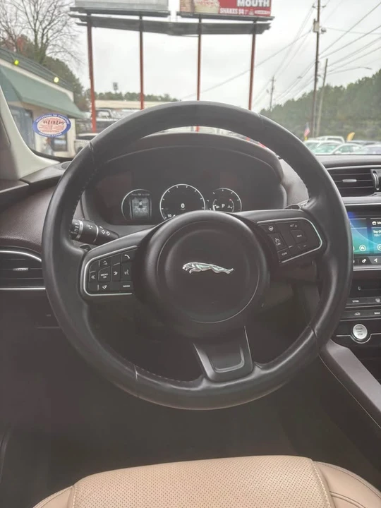2017 Jaguar F-Pace - Image 12 of 20
