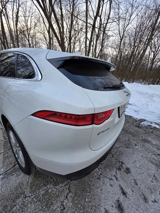 2017 Jaguar F-Pace - Image 9 of 11