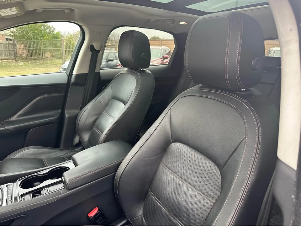 2017 Jaguar F-Pace - Image 5 of 8