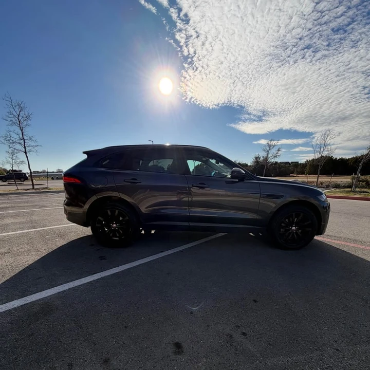 2017 Jaguar F-Pace - Image 7 of 17