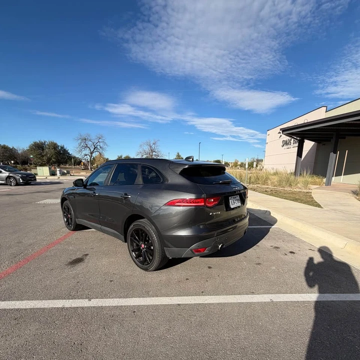 2017 Jaguar F-Pace - Image 4 of 17